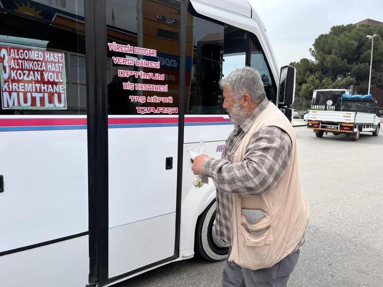 Adanada kimsenin bulamadığını buluyor Dolmuş esnafı onun eline bakıyor