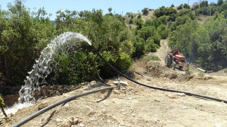 Emekli olduktan sonra köyüne yerleşti, bakır çubuklarla köyünün kaderini değiştirdi Tek hamlede su sıkıntısı bitti