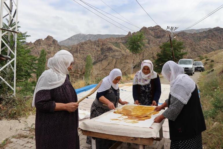 Erzurumda hasat bitti iş bitmedi Kışın uzun geceleri için hazırlık başladı