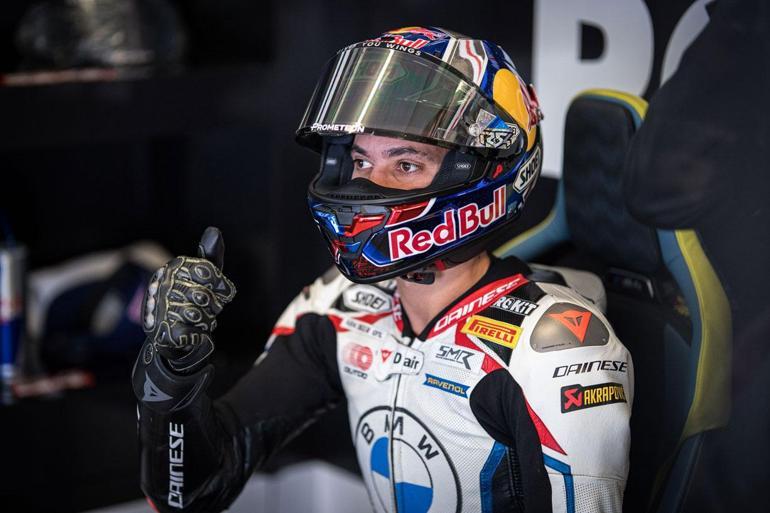 Toprak Razgatlıoğlu Donington Park yarışlarının ilk gününü lider bitirdi