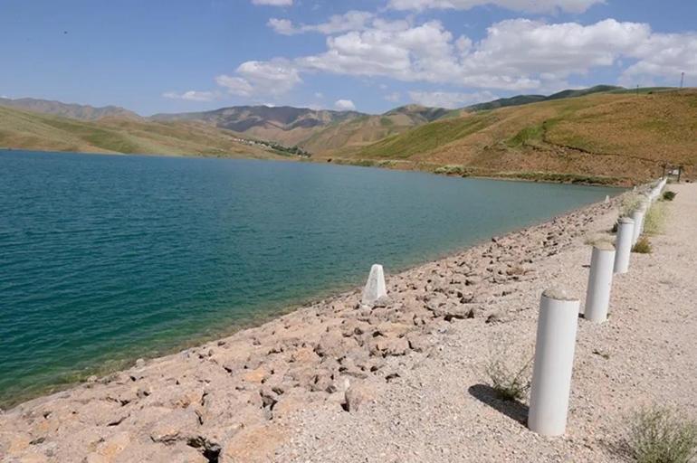 Konyada geçim için 400 metre dibe indi: Kuraklık çiftçiye bunu da yaptırdı