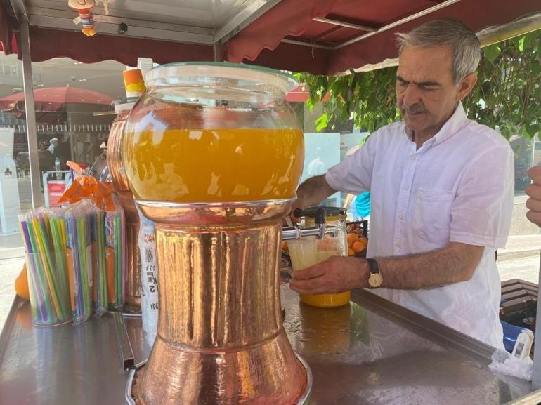 Sadece Eskişehirde tuttu: 80 yıldır sokaklarda satıyor
