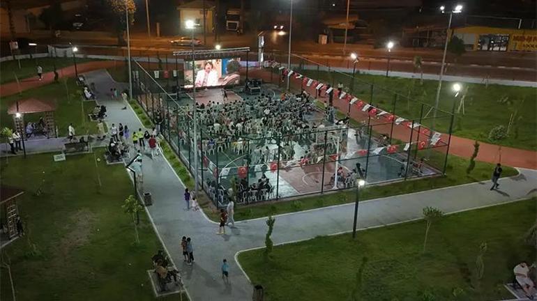 Ceyhanda yaz akşamları sinema keyfiyle şenleniyor