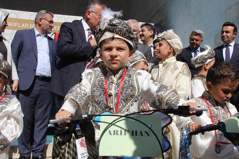 Sivasta eşsiz miras yaşatılıyor Hayır şartı gereği sünnet şöleni gerçekleştirildi