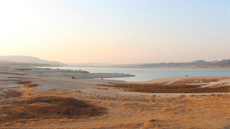 Adananın can damarı kuruyor: Çukurovada kuraklık tehdidine karşı yağmur hasadı çağrısı