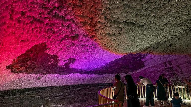 Iğdırda yerin 80 metre altında yer alıyor 40 derece sıcakta içerisi 12 derece: Giren çıkmak istemiyor