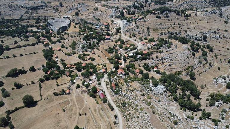 Antalyalı Yörükler 2 bin yıllık tarihin bekçileri oldular Antik Kenti turistlere böyle anlatıyorlar