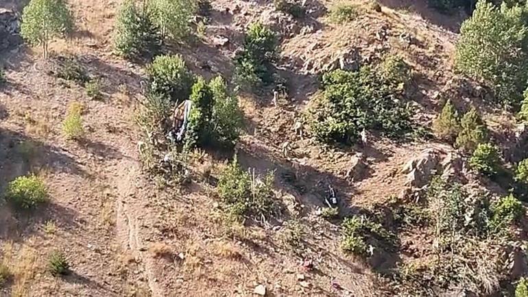 Sivasta korkunç kaza İşçileri taşıyan minibüs uçuruma yuvarlandı: Ölü ve yaralılar var