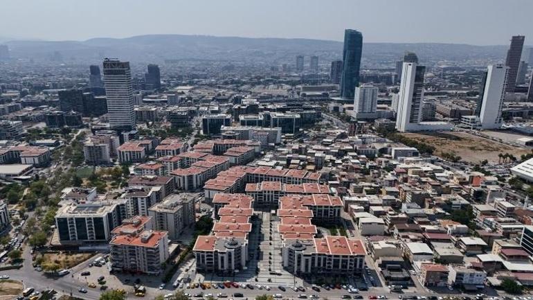 İzmirde su kesintisine çözümü vatandaş buldu: Depo ve kovalarla tedbir aldılar