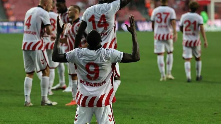 Thomas Reis kendi stadından şikayetçi