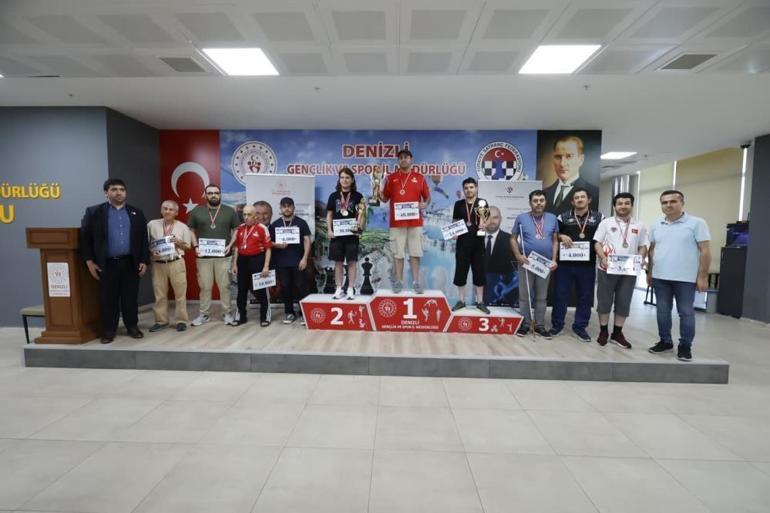 Denizlide görme engelli şampiyonlara ödüller verildi