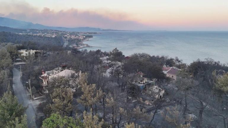Villaları yaktı geçti: Çanakkalede sabah saatlerinde görüldü