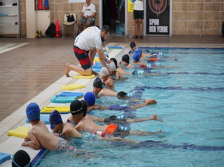 Şırnakta spor her yerde 43 bin kişi yüzme öğrendi
