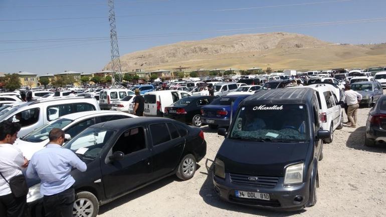 Vanda ikinci el oto pazarında satıcı var alıcı yok