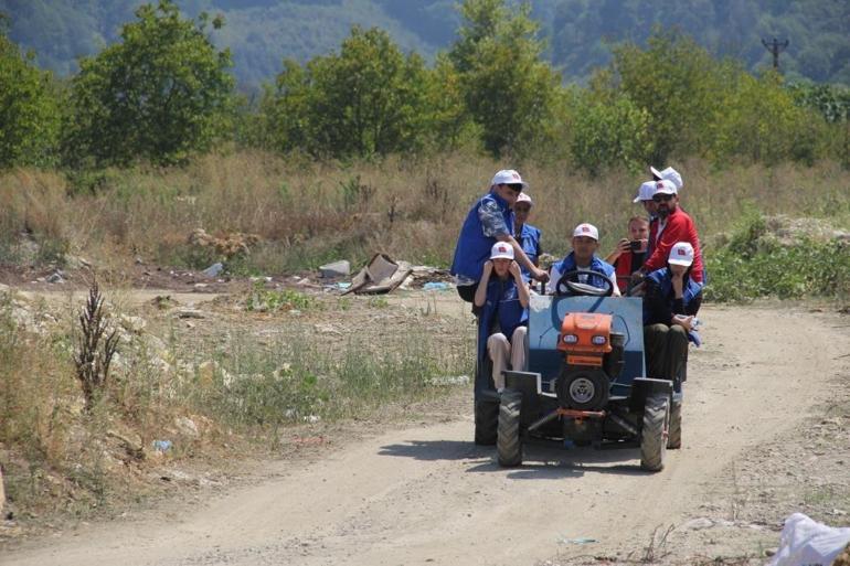 Zonguldakta fındık tarlası gönüllülerin spor sahası oldu