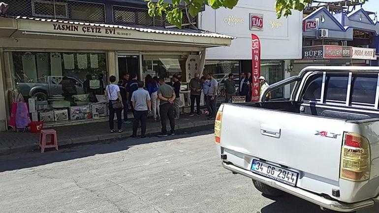 Aydın Nazillide bir polis memuru, eşini 5 kurşunla öldürdü