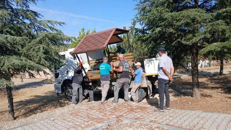 Eskişehirde vatandaşın yüzünü güldüren çalışma: Bir park daha yenilendi