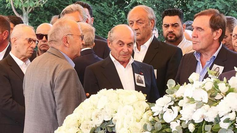 Miamide hayatını kaybeden Defne Akçakayalıoğlu İstanbulda son yolculuğuna uğurlandı