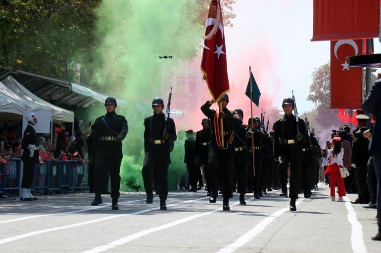 30 Ağustosun en çok konuşulan ismi minik komando oldu