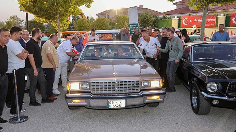 Klasik otomobil tutkunları Konyada buluştu Nostalji rüzgarları esti