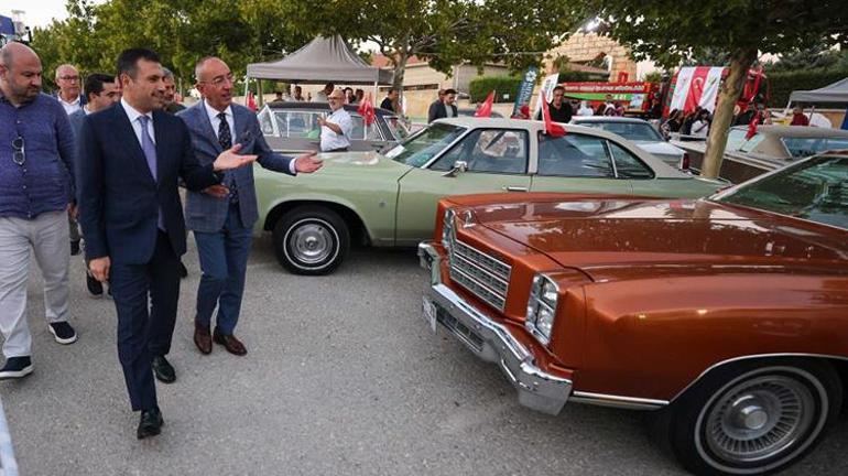 Klasik otomobil tutkunları Konyada buluştu Nostalji rüzgarları esti