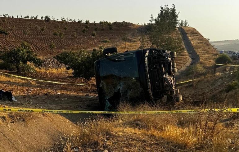 Şanlıurfada yolcu otobüsü devrildi Çok sayıda yaralı var