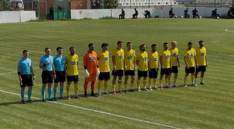 Ziraat Türkiye Kupasında ev sahibi maça çıkmadı, maç tatil edildi