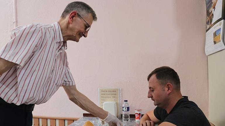 Bursada bu dükkanın her bir köşesinde tarih yatıyor: Babalarından kalan mirasa sahip çıktılar