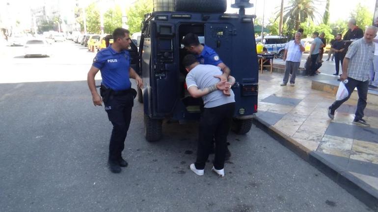 Şanlıurfada film gibi kovalamaca Poşet dolusu altınlar yerlere saçıldı