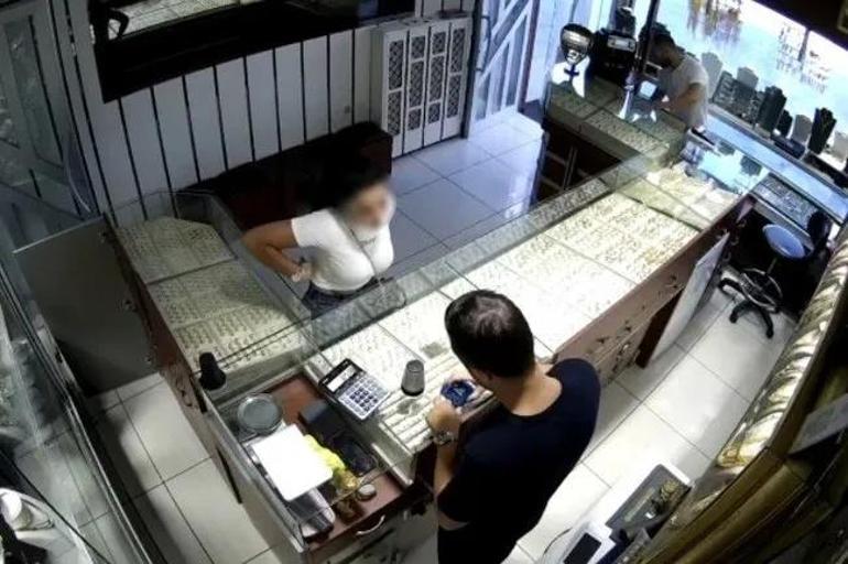 Genç kadının planı tıkır tıkır işledi Erkek arkadaşı banka hesabından anladı: Görülmemiş büyük soygun