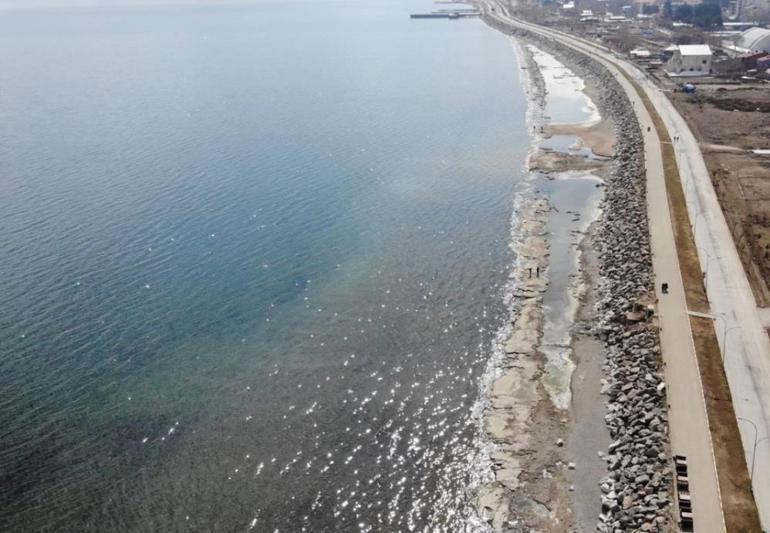 Tehlike sürüyor Van Gölünde su seviyesi düşüyor