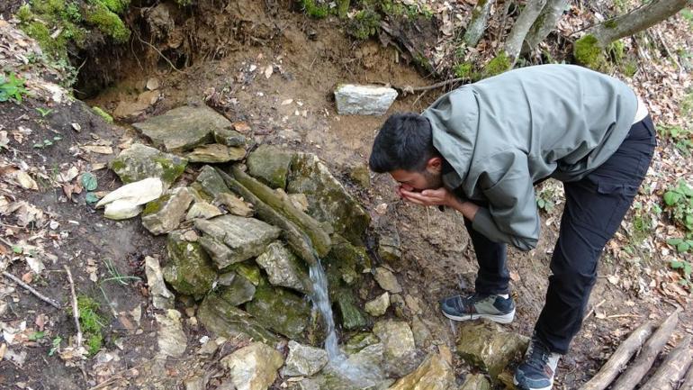 Dua edildiğinde aktığına inanılıyor Herkes bu sudan şifa arıyor