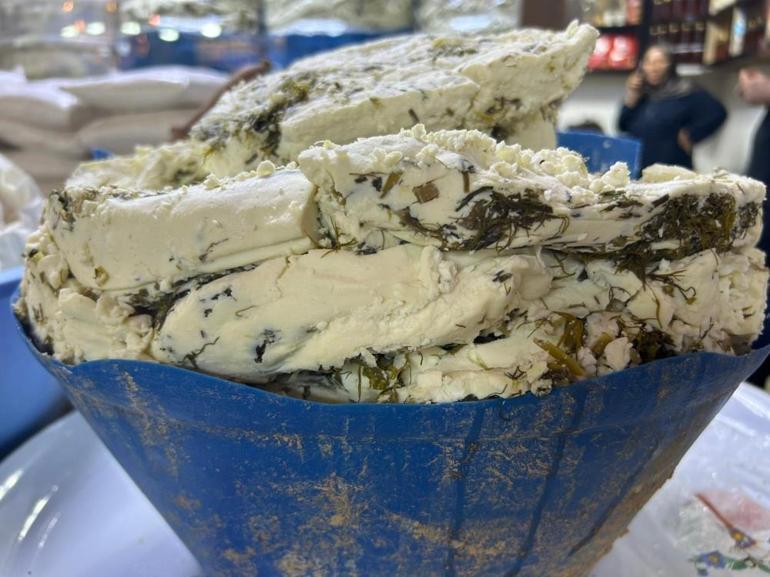Toprağa gömülüyor, 1 yıl sonra çıkarılınca değeri artıyor Fiyatlar 300 liradan 500 liraya fırladı