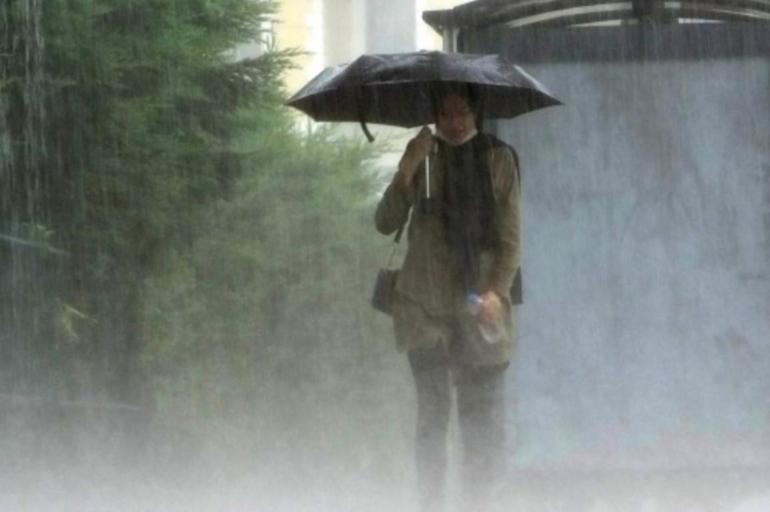 Yağmuru mu çalıyorlar Çiftçilerin kullandığı bu cihazlar tartışma yarattı