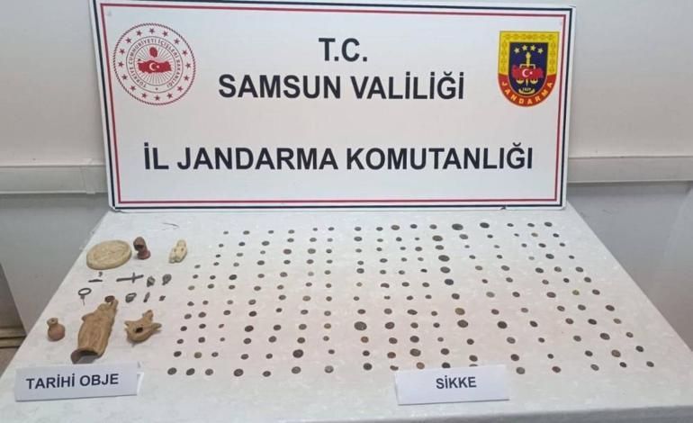 Samsunda köy evinin içinden hazine çıktı Jandarma inanamadı, onlarcası gizlenmiş