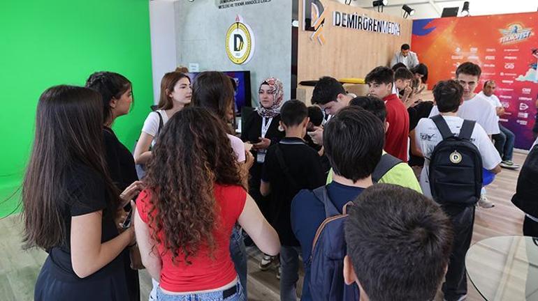 TEKNOFEST’te Demirören Medya standına yoğun ilgi