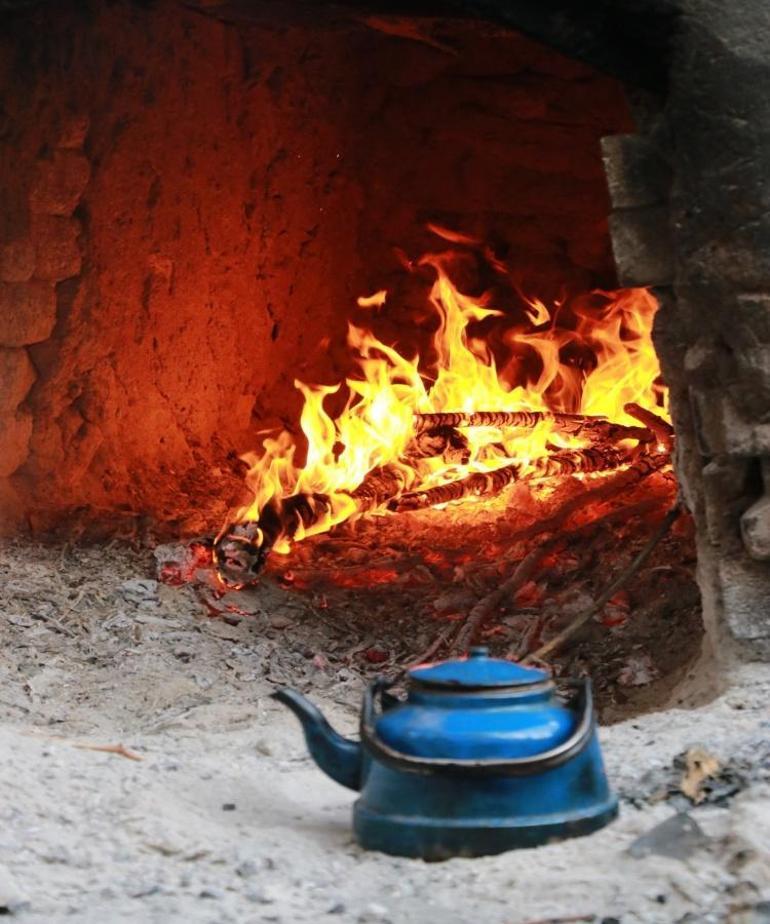 Çanakkalede makinalı hasat başladı: 8 çeşit üreticinin yüzünü güldürdü