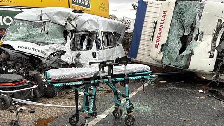 Tekirdağda facia gibi kaza Kamyon işçileri taşıyan servise çarptı: Çok sayıda ölü ve yaralı var