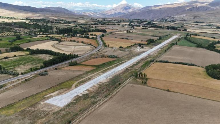 Miras yeniden hayat buldu Türkiyenin ilk ilçe havaalanına 84 yıl sonra uçak indi