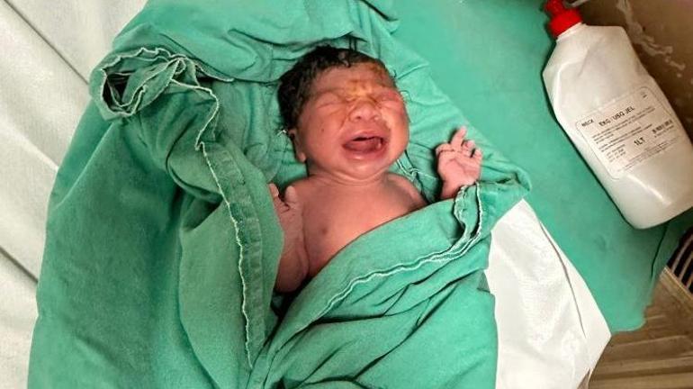 Adanada hamile kadın taksiye bindi, taksici izledi: Çok tuhaf oldum, hemen kesti