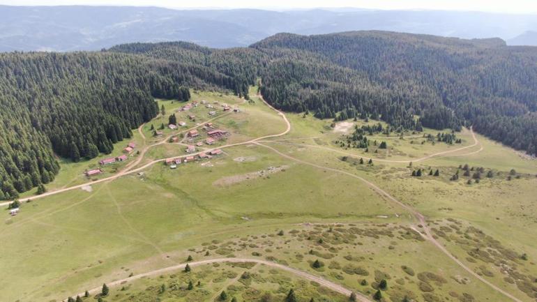 Bin 700 rakımlı zirvede 4 kilometre uzunluğundaki mağara görenleri mest ediyor