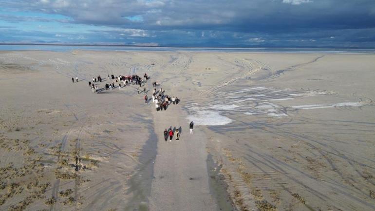 Issızlığın ortasında bir vaha gibi Buraya giden şifa bulup dönüyor