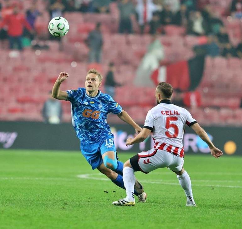 Samsunspor Dinamo Kiev maçında 3 puan 3 golle geldi