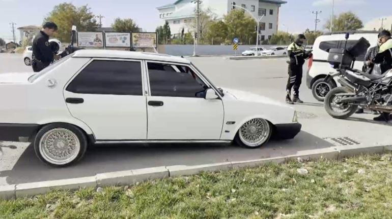 Arabasıyla herkesi şaşırtan o sürücüyü, polis de cezasıyla şaşırttı: 19 bin lira ceza kesildi