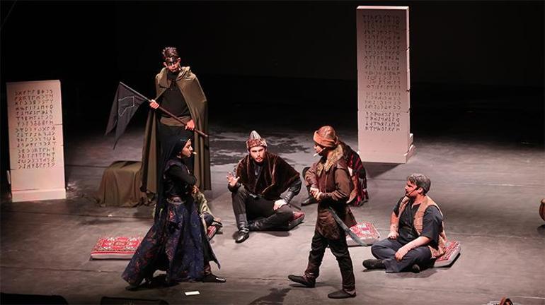 Genç oyuncular Aspendos Antik Tiyatrosunda sahne aldı