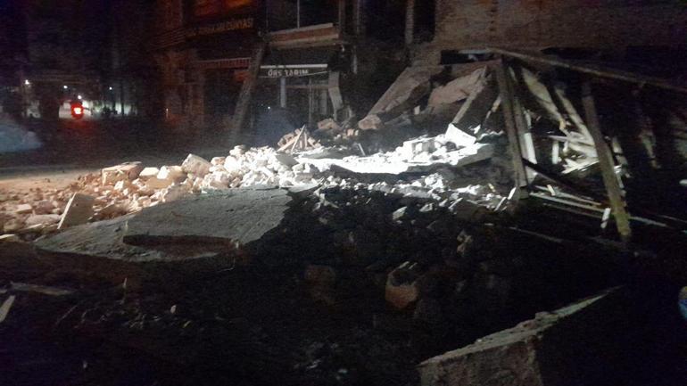 Balıkesirde 6.1 büyüklüğünde deprem Sarsıntı İstanbul ve çevre illerde de hissedildi