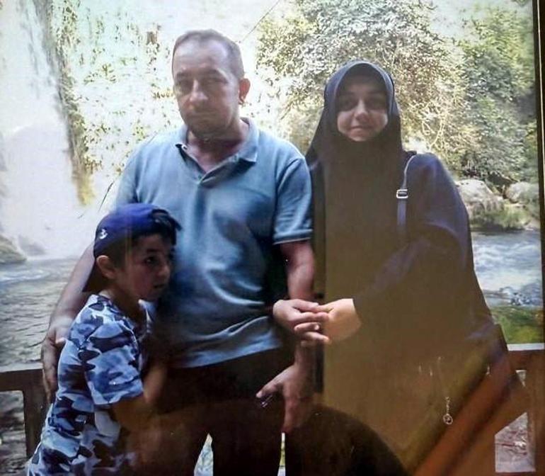 Enkaz başında bekleyiş sürüyor Anne ve baba aranıyor