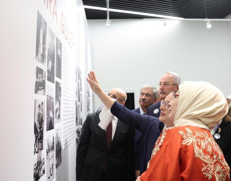 Emine Erdoğan, Vakıfbank Sanat Galerisinin açılışına katıldı
