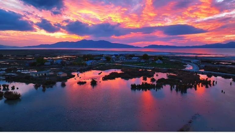 Vanın en çok ziyaret edilen birisi Cennet bahçesinden hallice yerde muhteşem günbatımı