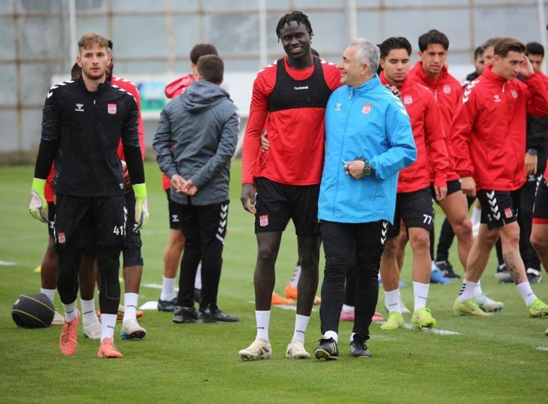 Sivassporda Mehmet Altıparmak transfer defterini açmadan kapattı